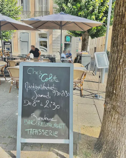 The pavement board, Chez Colette in Chauvigny